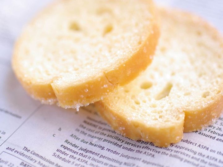 All About ニュース編集部が全国200人を対象に実施した「お土産に関するアンケート」の調査結果から、新年度のあいさつで贈りたい「山形県のお土産」ランキングを発表！ 2位「ラスクフランス（CYBELE）」を抑えた1位は？ ※画像はイメージです