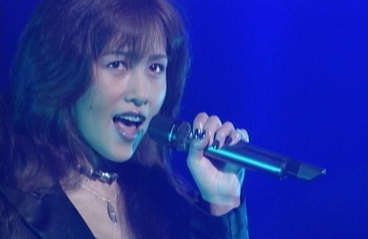 『工藤静香「ＦｕｌｌｏｆＬｏｖｅ」ＣｏｎｃｅｒｔＴｏｕｒ1999 』 （C）PONYCANYON width=