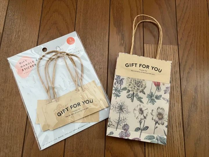 Seria(セリア)：ギフトハンドルバッグステッカー