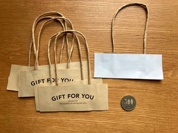 Seria(セリア)：ギフトハンドルバッグステッカー