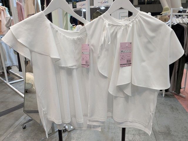 ケープ付きブラウス