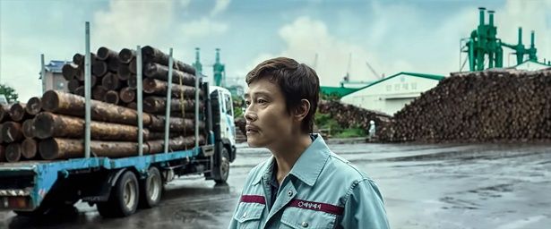 解雇されてもなお、マンスは製紙会社へのこだわりを捨てることはなかった [c]Everett Collection/AFLO