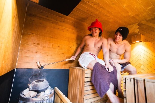 HUBHUB下北沢で育てているオリジナルハーブのロウリュ