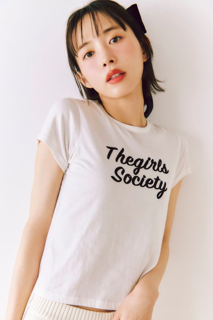 脱・完璧リップの塗り方 モデル＝井桁弘恵