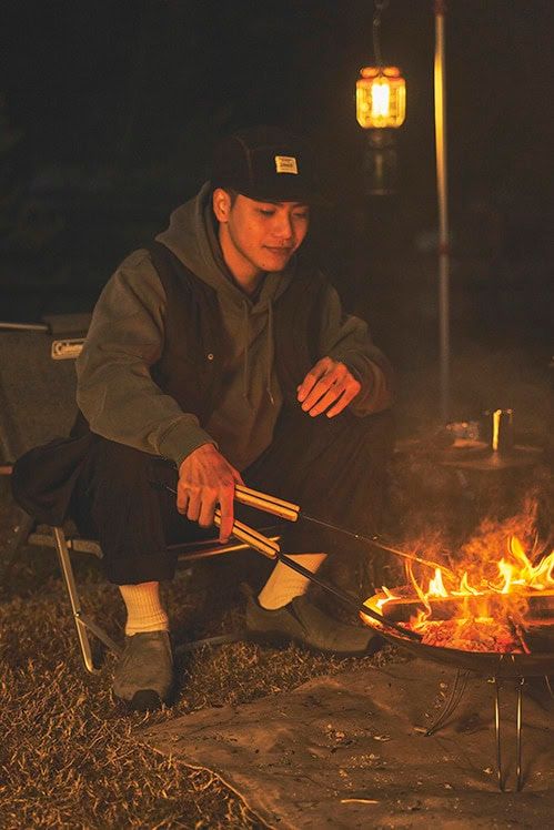 コールマンのギアで楽しむ焚き火タイム