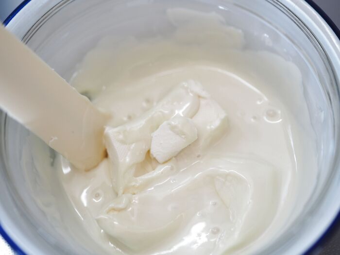 クリームチーズを混ぜる