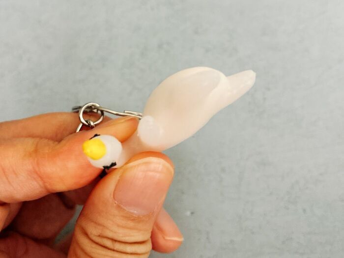 【セリア】謎のアヒルをバッグに付けておくと→ある変化が！実はこれから大活躍のアイテムなんです。