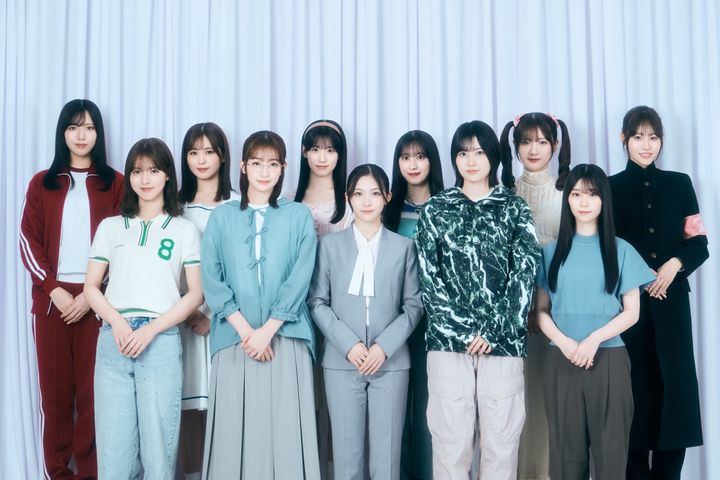 ドラマ『路地裏ホテル』に出演する櫻坂46三期生（前列左から）中嶋優月、小島凪紗、谷口愛季、的野美青、山下瞳月（後列左から）村山美羽、遠藤理子、石森璃花、村井優、小田倉麗奈、向井純葉 クランクイン！ 写真：小川遼 width=
