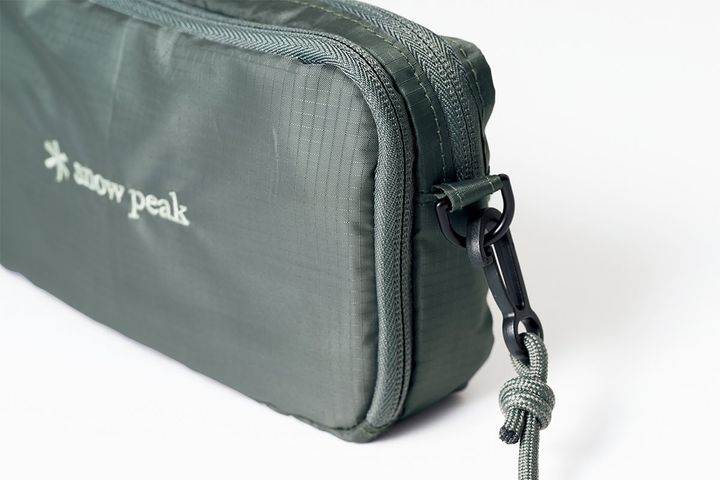 「スノーピーク」×高山 都さん「たっぷり収納力のお財布ショルダーバッグ」が付録のリンネル2026年6月号付録 