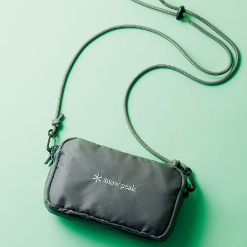【スノーピークの神付録】売り切れ前にゲットしたい「お財布ショルダー」＆「大容量バニティポーチ」でQOLが爆上がり！