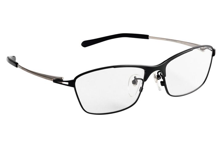 メガネ派ライダーの疲労を激減。一級技能士が仕立てる「カブト・カニヤ」のライディンググラス