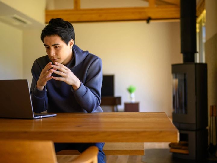 広島県福山市在住・45歳男性が実家暮らしを選ぶ理由とは？ All About ニュース編集部が実施した「実家暮らし」に関する調査から、現在実家暮らしをしている人の生活費や将来の計画などを紹介します。