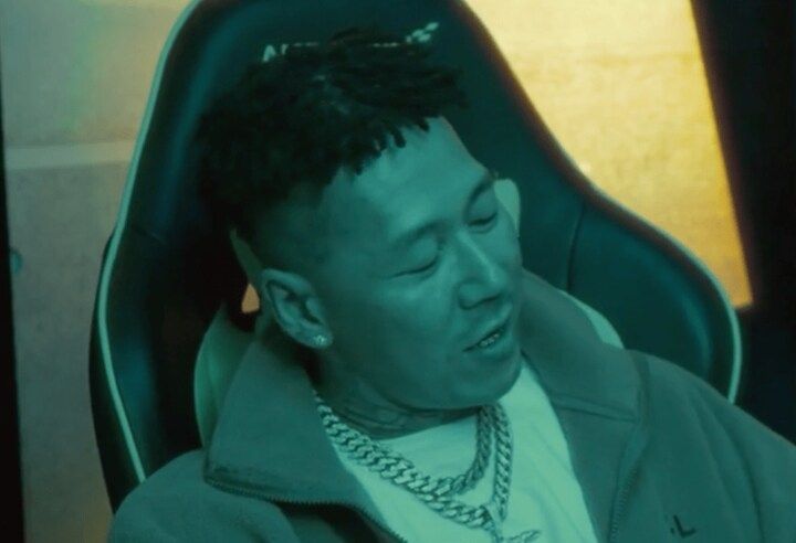 【写真・画像】首にびっしり入れ墨…有名アーティストが真っ当すぎる結婚観を伝授 不甲斐ない彼氏に「家にいる時の姿勢の問題」とガチ説教 1枚目