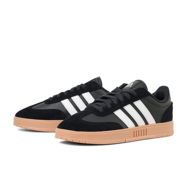 菊池風磨さん着用カラー「GRADAS 2.0(CORE/FTWR/GUM1)」(8250円)