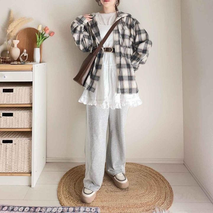 画像: キャミワンピースで楽しむレイヤードスタイル