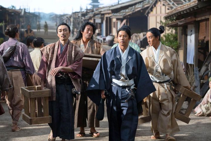 前野長康（渋谷謙人）、蜂須賀正勝（高橋努）／大河ドラマ「豊臣兄弟！」第10回より ©️NHK