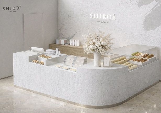 「SHIROE」は「白＝SHIRO」と「E＝誰か(へ)」を重ねた言葉
