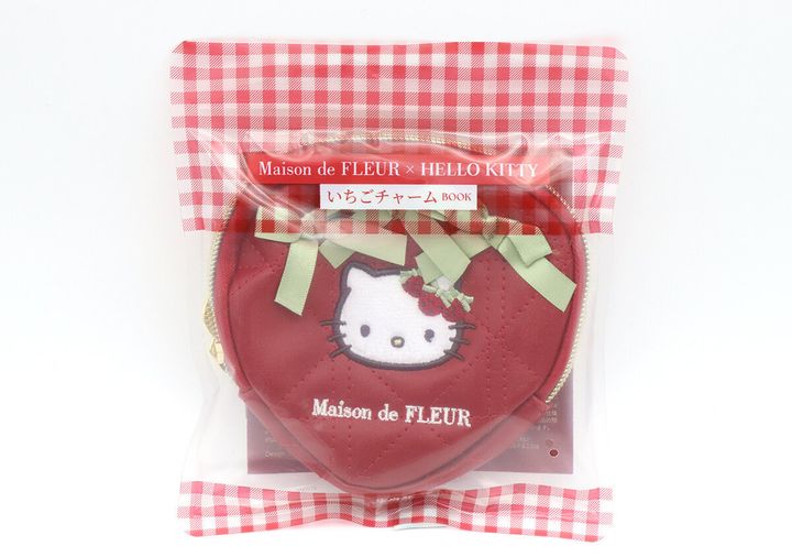 宝島社ムック付録のMaison de FLEUR×HELLO KITTY いちごチャームBOOK1