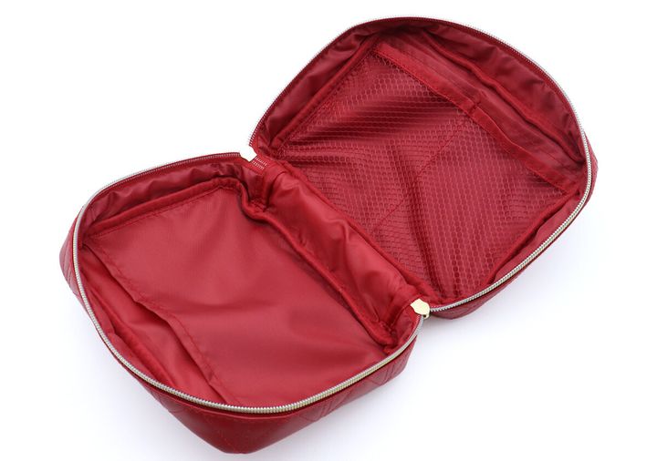 宝島社ムック付録のMaison de FLEUR×HELLO KITTY いちご宝物ケースBOOK RED3