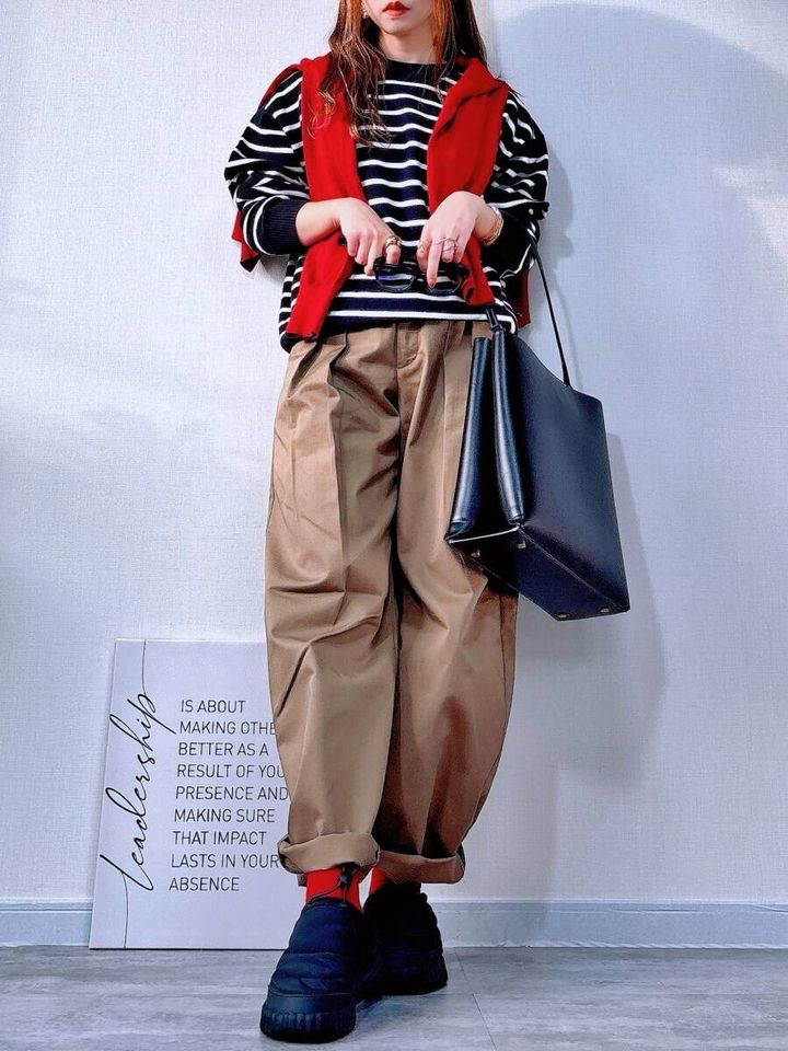 GUチノタックバレルパンツ BEIGE 赤靴下コーデ
