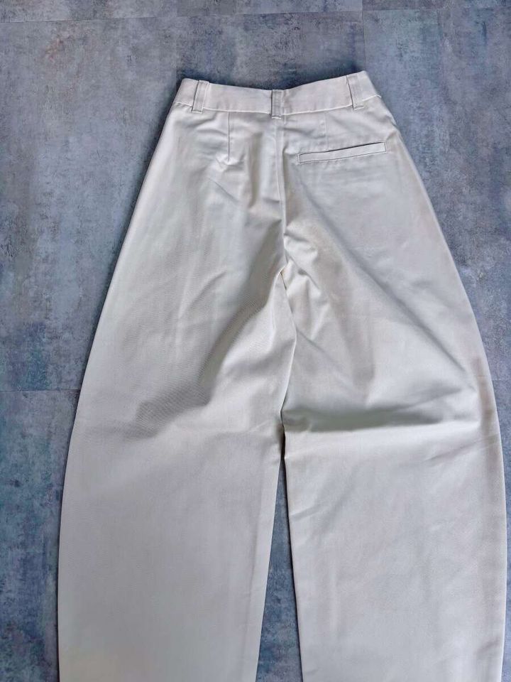 GUチノタックバレルパンツ 背面