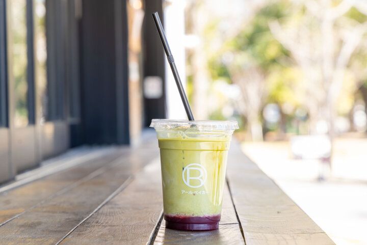 お花見スポットの大阪城公園内！早朝7時から利用できるベーカリーカフェ「R Baker 大阪城公園店」