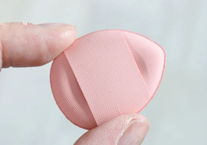 ダイソー ミニファンデーションパフ（4個）