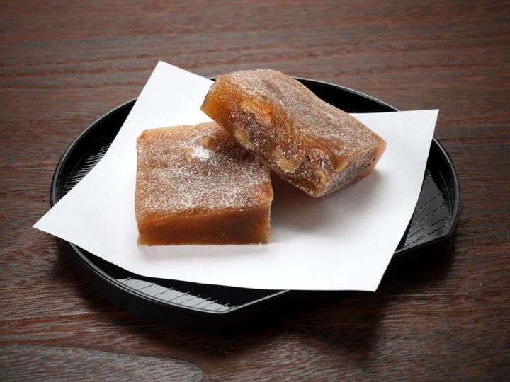 All About ニュース編集部が全国200人を対象に実施した「お土産に関するアンケート」の調査結果から、新年度のあいさつで贈りたい「福島県のお土産」ランキングを発表！ 2位「家伝くるみゆべし（かんのや）」を抑えた1位は？ ※画像はイメージです