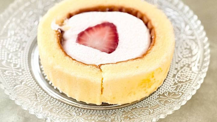 「これは買い」「みずみずしさもいい」【ローソン】の贅沢コラボケーキ