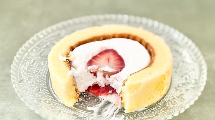 「これは買い」「みずみずしさもいい」【ローソン】の贅沢コラボケーキ