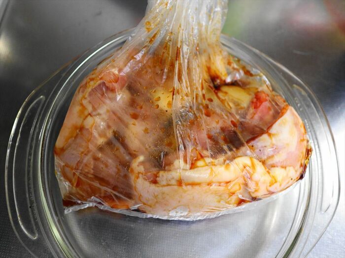 ポリ袋＆レンチンで『鶏チャーシュー』ができちゃった！手間も時間も最小限♪