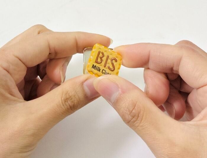 ダイソーの『ピンズキット』って知ってる？たった5分でマイピンバッジが完成♡【推し活にぴったり】