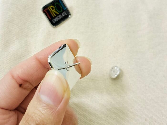 ダイソーの『ピンズキット』って知ってる？たった5分でマイピンバッジが完成♡【推し活にぴったり】