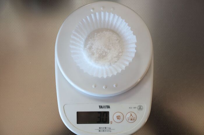 アルミカップの『白い紙』は捨てちゃダメ！〈実は超優秀な名脇役♪〉キッチンで即役立つ活用法3連発！