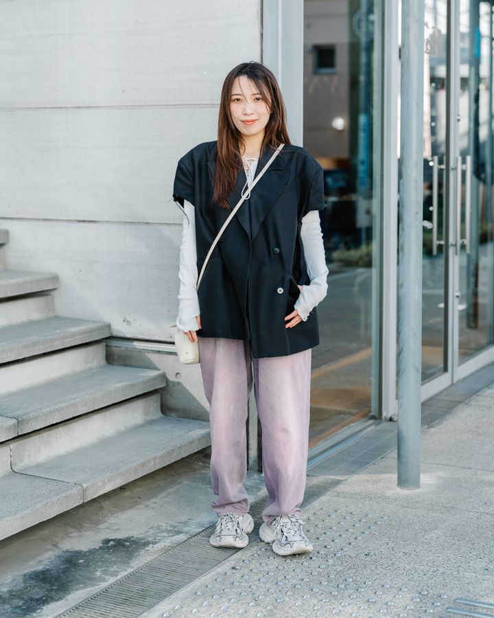 春のはじめの“モノトーン”コーデ5選。シックなカラーの中にセンスが光る【TOKYO SNAP】