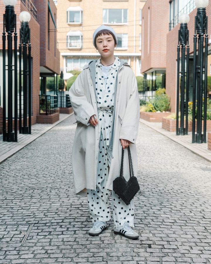 春のはじめの“モノトーン”コーデ5選。シックなカラーの中にセンスが光る【TOKYO SNAP】