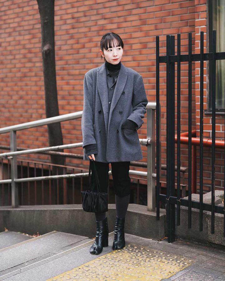 春のはじめの“モノトーン”コーデ5選。シックなカラーの中にセンスが光る【TOKYO SNAP】