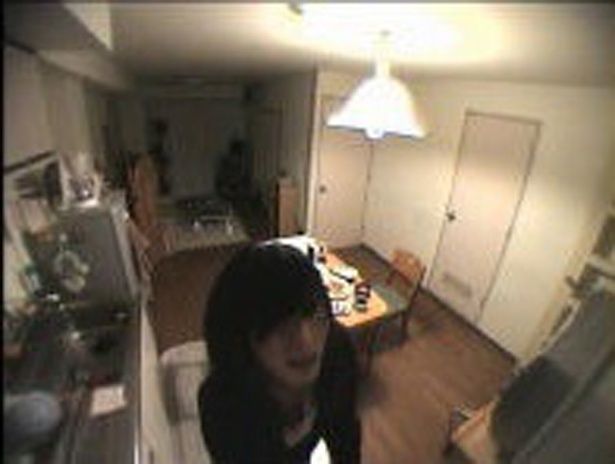 一人の映像ジャーナリストと夫からのDVに悩む女性との記録(「第6話 放送禁止6デスリミット」) [c]2008 EAST