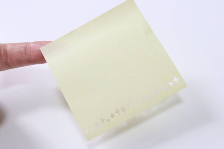 ダイソーのクラフトパンチ ラインタイプ スパークル型で抜いたデザイン