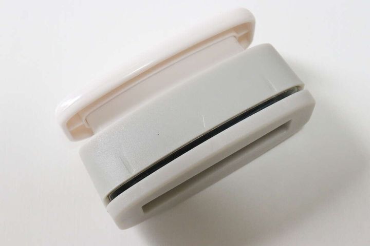 ダイソーのクラフトパンチ ラインタイプ スパークル型を横から見た構造