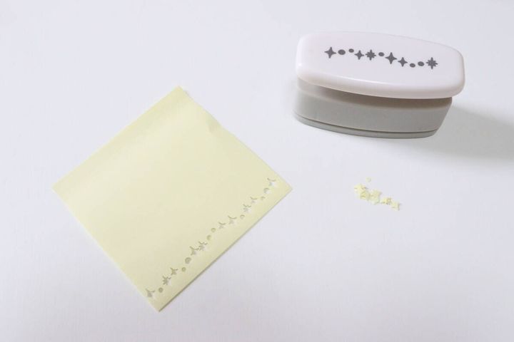 ダイソーのクラフトパンチ ラインタイプ スパークル型はノートや手紙を可愛くデコレーションできる