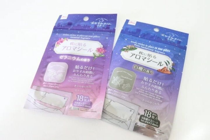 ダイソー 枕に貼るアロマシール（ゼラニウム、18枚） 枕に貼るアロマシール（白檀、18枚） パッケージ
