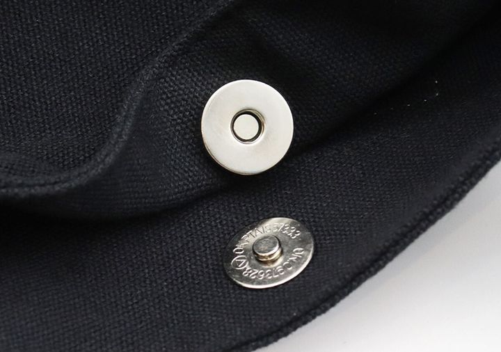 宝島社ムーミン黒ショルダーバッグマグネットボタン