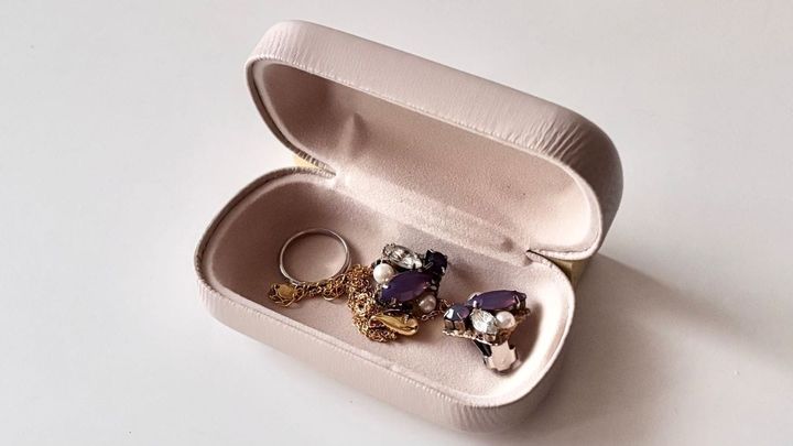 100均の「アクセサリーケース」が持ち運びにぴったり！おしゃれ＆高見えで気分も上がる♪