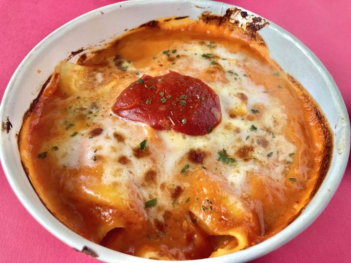 ソースのクオリティやボリューム感に大満足！【ファミマ】王道の味わいが楽しめる「トマトクリームラザニア」