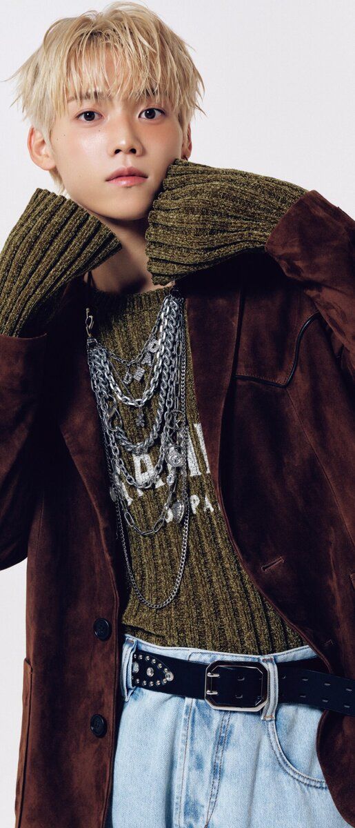 INI木村柾哉 スウェードジャケットをカジュアルに着こなす