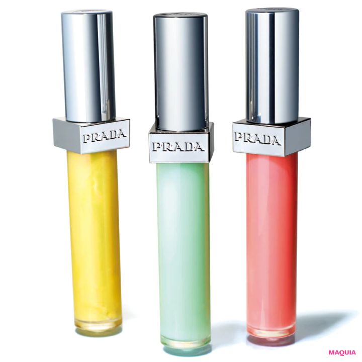 2026年最新作・新発売おすすめコスメ （左から）プラダ リフレクション リキッド バーム グロス U002、同 U000、同 P255
