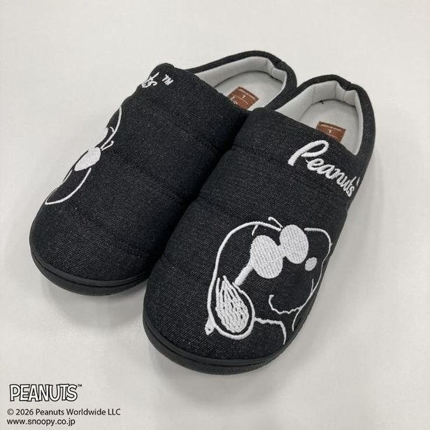 「クロッグサンダル(ジョー・クール)」(各2530円)