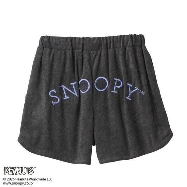  後ろのロゴ刺しゅうもポイント