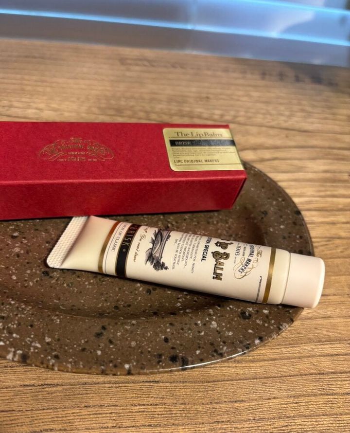 デリケートな唇はワセリンベースで